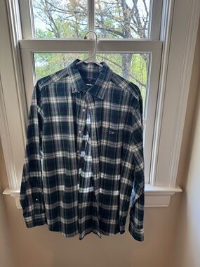 Vineyard Vines Men's Navy and Green Plaid Button-Down Shirt